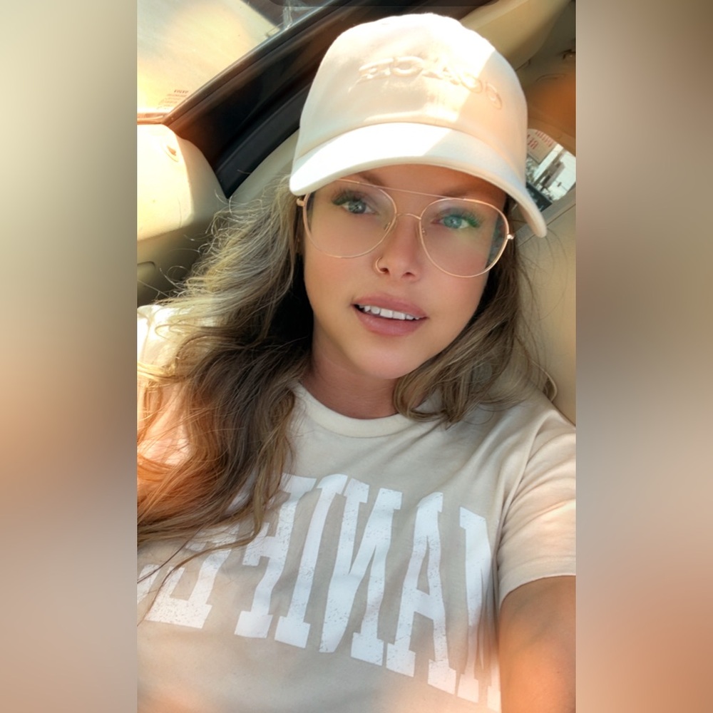 Meet your Posher, Leslie